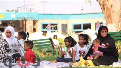 إقبال المواطنين على الحديقة الدولية للاحتفال بثالث أيام عيد الأضحى |صور