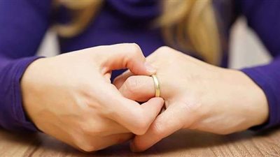 عايدة في دعوى خلع: حماتي بتضربني بالشبشب وبتتهمني في شرفي