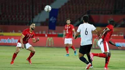 التعادل السلبي يسيطر على مباراة الأهلي والبنك بعد 15 دقيقة