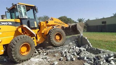 إزالة ١٣ حالة بناء مخالف بأحياء الجيزة | صور