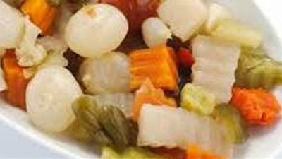 الصحة تحذر من تناول المخلل: يسبب ارتفاع ضغط الدم