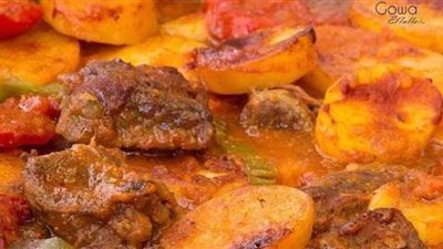 فى آخر أيام العيد.. طريقة عمل صينية البطاطس باللحمة