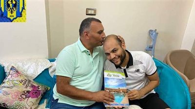 بعد بتر قدمه.. 