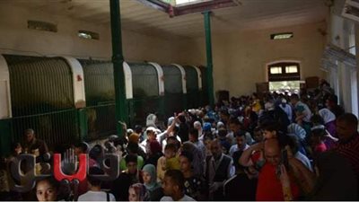 إقبال العائلات على حديقة الحيوان احتفالا برابع أيام عيد الأضحى | صور