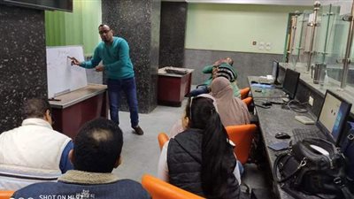 محافظ أسوان يطلق تدشين أكاديمية التدريب والتنمية المهنية المستدامة | صور