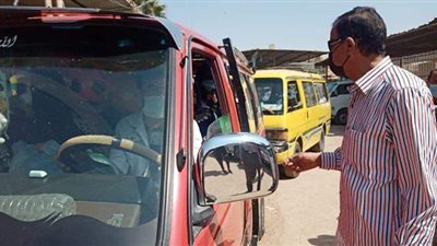 بعد رفع أسعار الوقود.. محافظ المنيا يوضح حقيقة زيادة تعريفة المواصلات