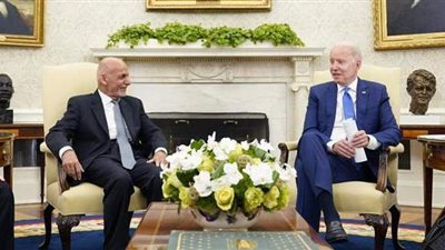 بايدن وأشرف غني يبحثان دعم واشنطن للجيش الأفغاني