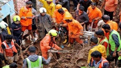 الوحل والركام يعيق حركة فرق إنقاذ ضحايا فيضانات الهند | صور