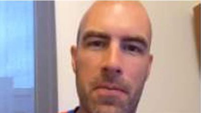 حصد ملايين المشاهدات.. أمريكي يفاجئ زوجته بمقطع مصور في ذكرى زفافهما