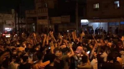 استمرار الاحتجاجات في إيران بسبب قطع الكهرباء والإنترنت