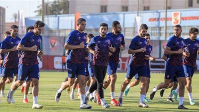 تدريبات بدنية للاعبي الأهلي استعداداً لمواجهة الإنتاج الحربي