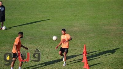 يحيى حامد ينضم لتدريبات غزل المحلة بعد شهر ونصف من الغياب | صور