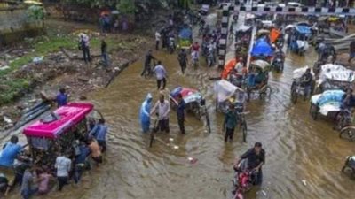 الفيضانات والانهيارات الأرضية تضرب الهند | فيديو