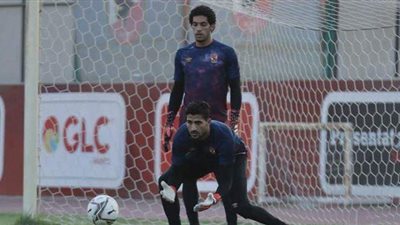 مران قوي لحراس مرمى الأهلي استعدادًا للإنتاج الحربي