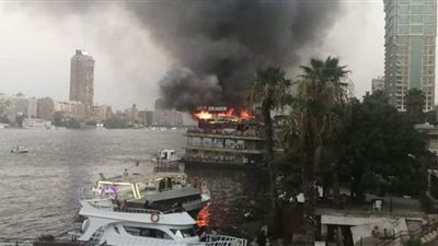 ماس كهربائي وراء حريق مركب نيلي بالجيزة.. والحماية المدنية تسيطر عليه