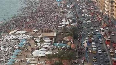 محافظ الإسكندرية: 4 ملايين زائر للشاطئ خلال عيد الأضحى.. وتعرض 6 أشخاص للغرق