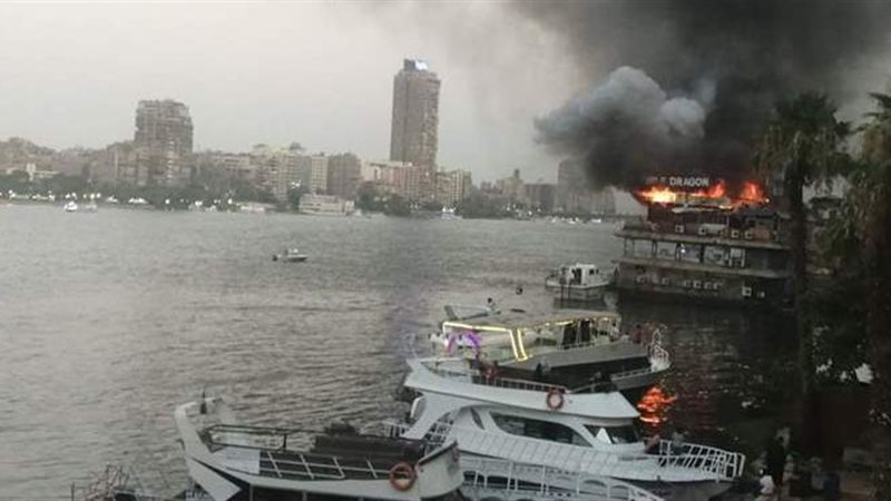 حريق مركب نيلى فى