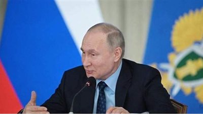 بمناسبة ذكرى تأسيسه.. بوتين يحضر عرضا عسكريا للأسطول البحري