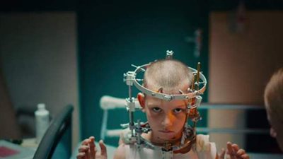 بدء عرض فيلم Titane الفائز بالسعفة الذهبية.. أول أكتوبر