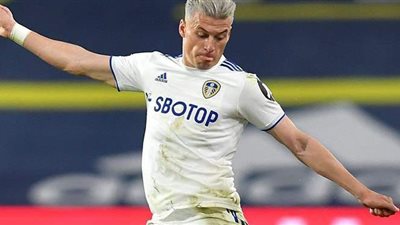 الأهلي يقترب من التعاقد مع المقدوني إزغيان لاعب ليدز يونايتد