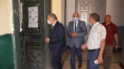 محافظ المنيا يتفقد سير امتحانات الثانوية العامة بعدد من اللجان