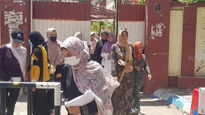 تباين آراء طلاب الثانوية العامة بمطروح حول امتحان التاريخ | فيديو