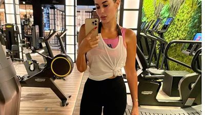 ياسمين صبري تستعرض رشاقتها من داخل الجيم
