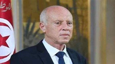 عمرو أديب بعد قرارات قيس سعيد ضد الإخوان: الرئيس التونسي في خطر