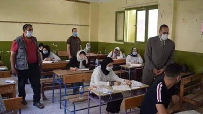 طلاب الثانوية العامة علمي يؤدون اليوم امتحان اللغة الأجنبية الأولى