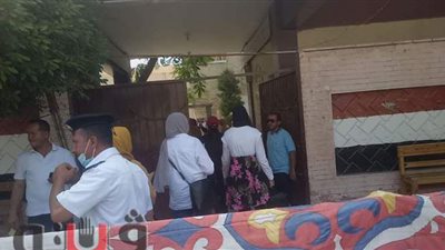 بث مباشر.. دخول طلاب الثانوية إلى اللجان لأداء امتحان اللغة الأجنبية الأولى في الدقهلية