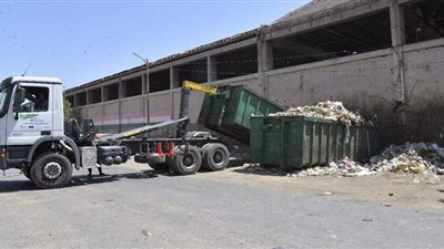 تدعيم منظومة النظافة بمنفلوط وحي شرق أسيوط بـ 112 حاوية و3 مكابس | صور