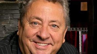 بريطاني قدم أعمالا عالمية.. من هو توني جوردن مؤلف المسلسل السعودي رشاش؟