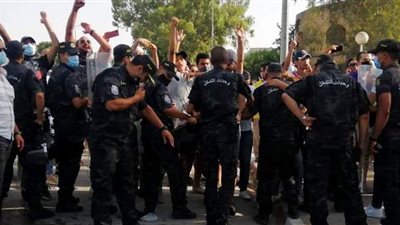 آخر تطورات الأوضاع في تونس وموقف الجيش من الأحداث