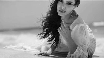 كارمن سليمان تستمتع بالبحر في أحدث ظهور