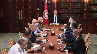 خبير تونسي يجيب عن الأسئلة الصعبة.. أسرار ما حدث ومصير البرلمان وسيناريوهات المستقبل