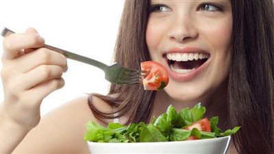 3 أطعمة تجنبيها حفاظا على جلدك.. و3 تحافظ على حالتك النفسية