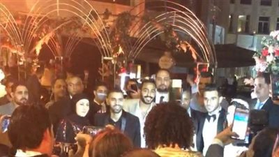 أحلى حاجة في الفرح.. مؤمن زكريا يحضر حفل زفاف حمدي فتحي | صورة