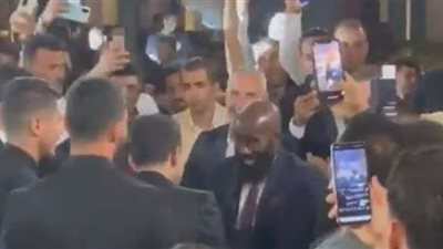 على أغنية مليونير.. أعضاء الجهاز الفني للأهلي يرقصون مع حمدي فتحي | فيديو