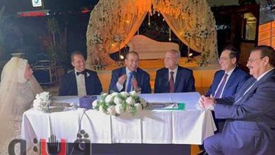 بعد أنباء التعديل الوزاري.. وزير البترول يظهر في حفل زفاف