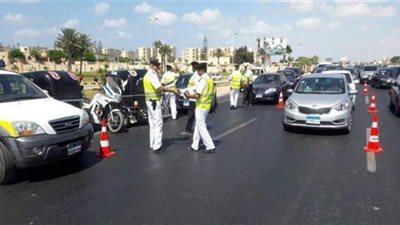 سحب 3748 رخصة لعدم تركيب الملصق الإلكترونى