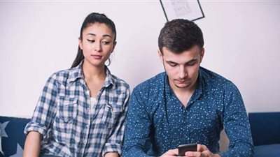 5 مواقف مع زوجك تجبرك على إظهار غيرتك عليه