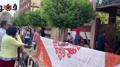 كاميرا فيتو ترصد فرحة طلاب الثانوية العامة بسهولة امتحان علم النفس والاجتماع.. الأسئلة مباشرة .. الوقت كافٍ.. وطالب يشكو من الغش