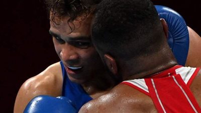 عض أذن خصمه.. استبعاد الملاكم المغربي يونس بعلا من أولمبياد طوكيو