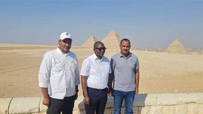 رئيس وزراء الكونغو الديمقراطية يزور الأهرامات | صور