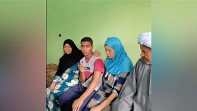 بث مباشر.. الأول على الثانوية الفنية بقنا: مرات أبويا سر تفوقي