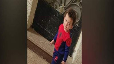 نسيته في العربية.. طفل يفقد بصره بسبب خطأ مشرفة حضانة