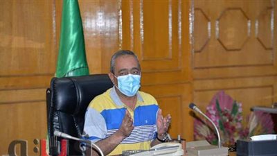 محافظ الإسماعيلية يناقش الخطة الاستثمارية لمشروعات رصف الطرق | صور