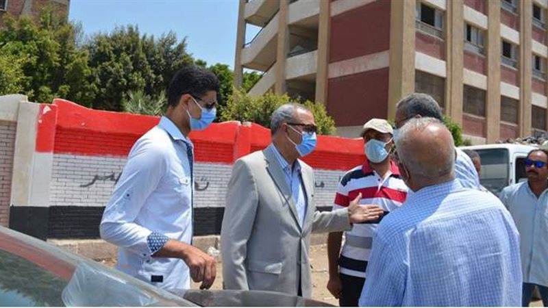محافظ القليوبية اثناء