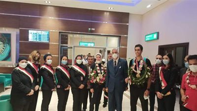 مطار القاهرة يقيم احتفالية لاستقبال هداية ملاك وسيف عيسى | صور