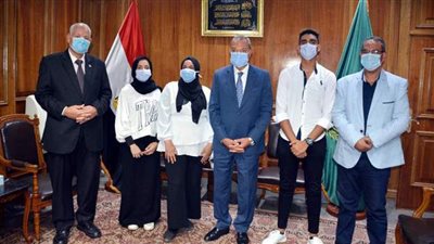 محافظ القليوبية يستقبل أوائل الدبلومات الفنية على مستوى الجمهورية